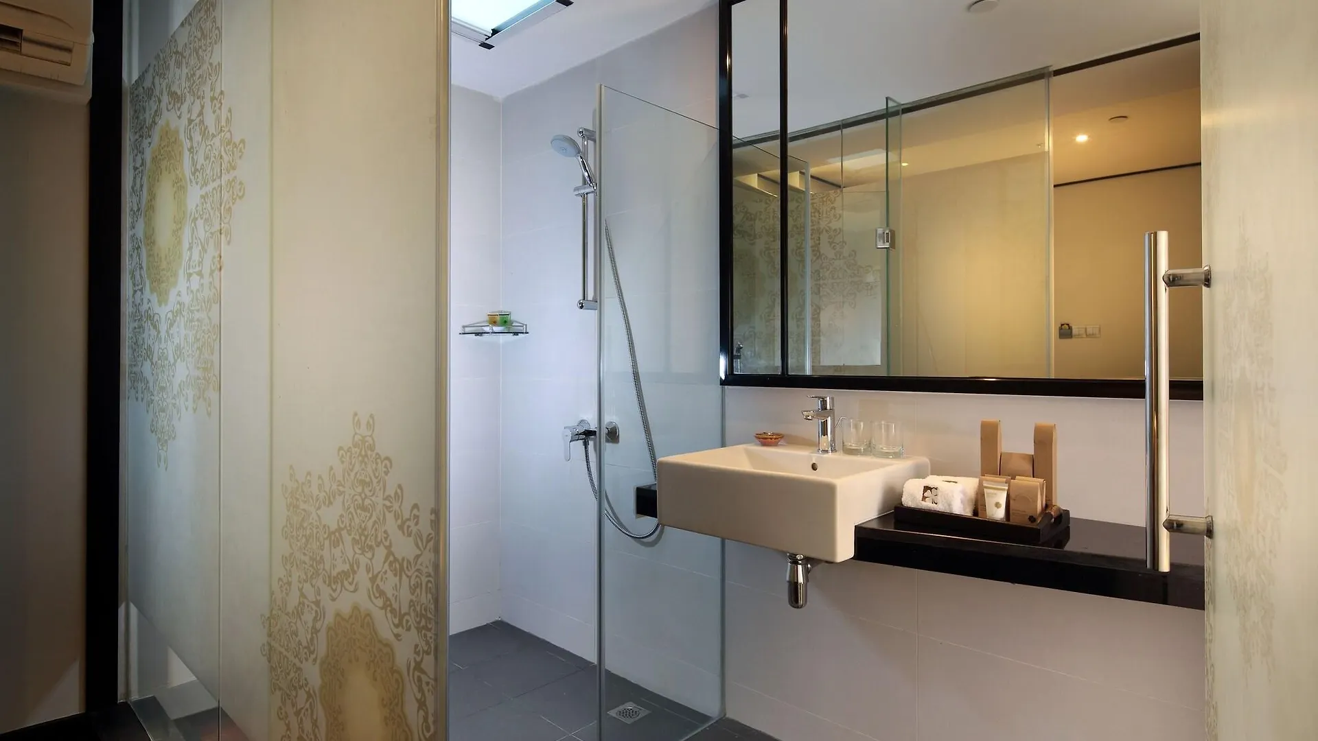 Hotel Clover 33 Jalan Sultan Singapore